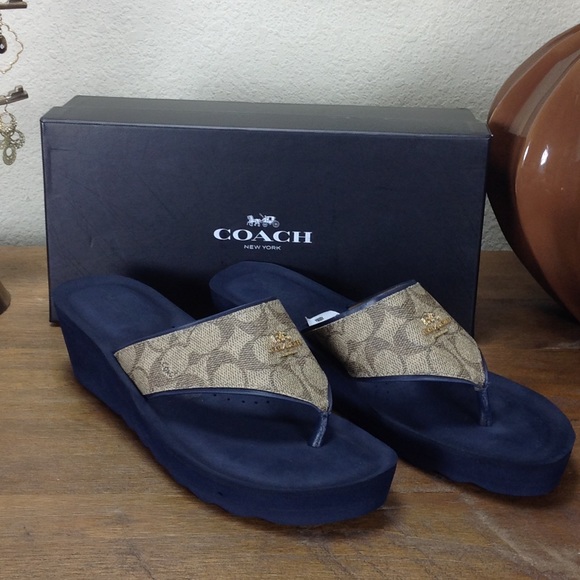 coach janice flip flops